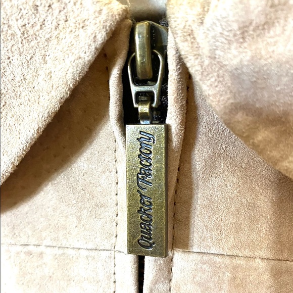 Quacker Factory leather jacket, safari themed full zipper. - Picture 11 of 16